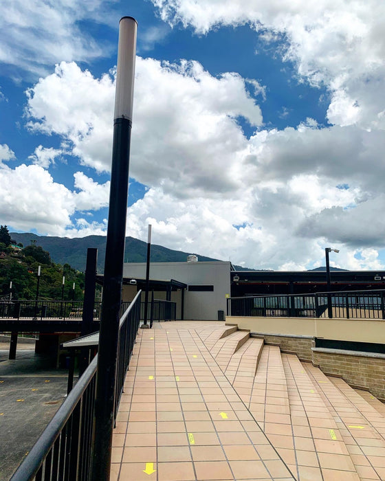 Luminaria tipo poste LED - BAMBU